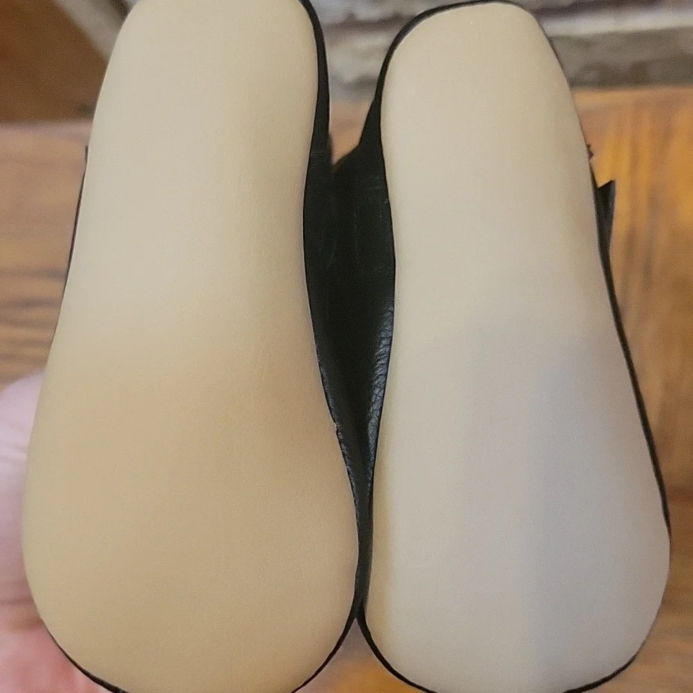 Old Navy Black Baby Boots Size 3-6 Months